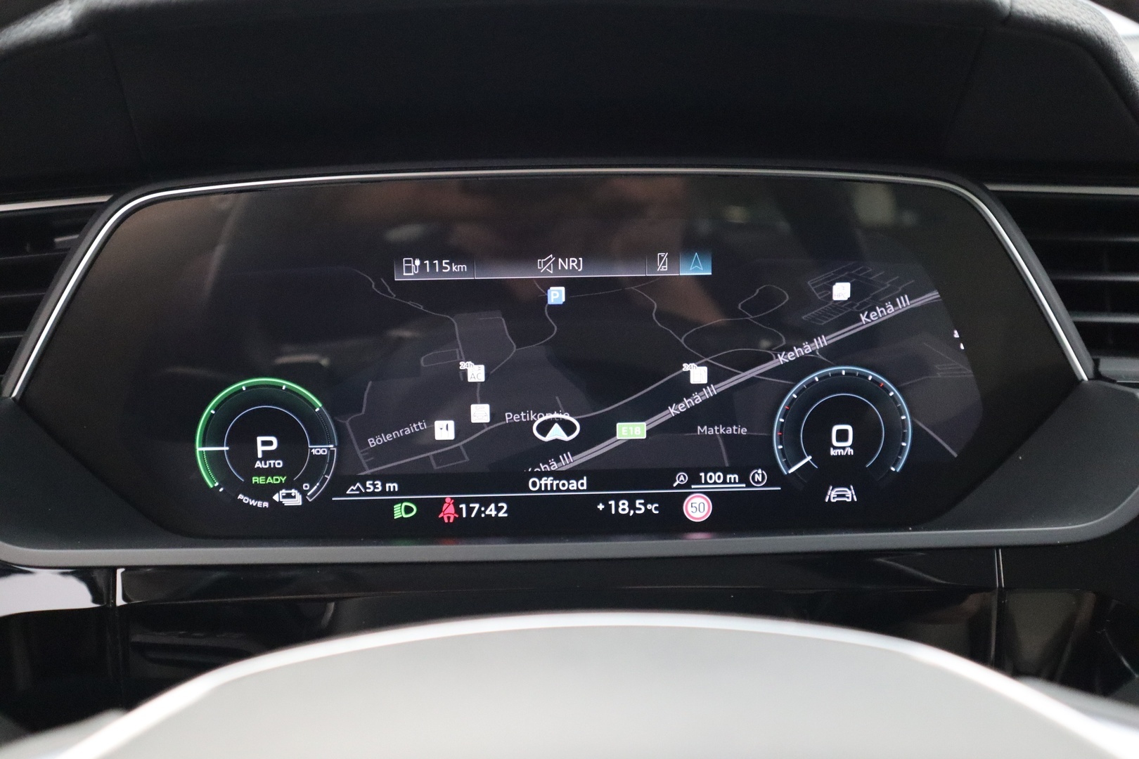 AUDI Q8 e-tron 15