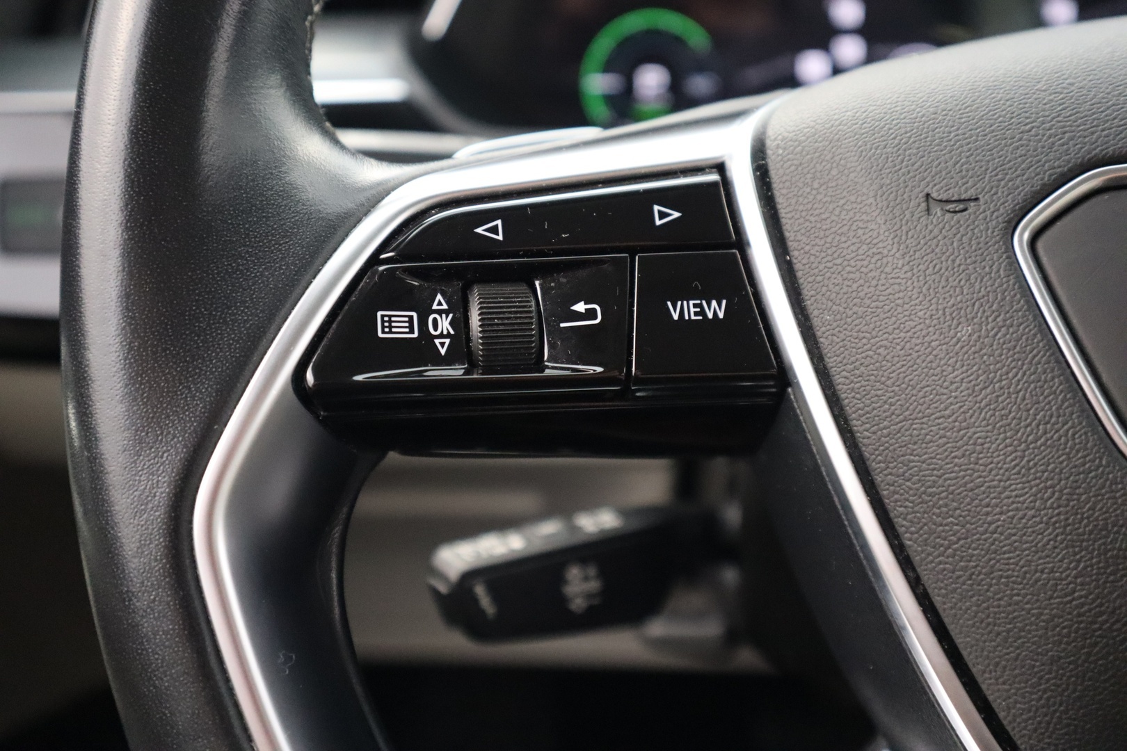 AUDI Q8 e-tron 16