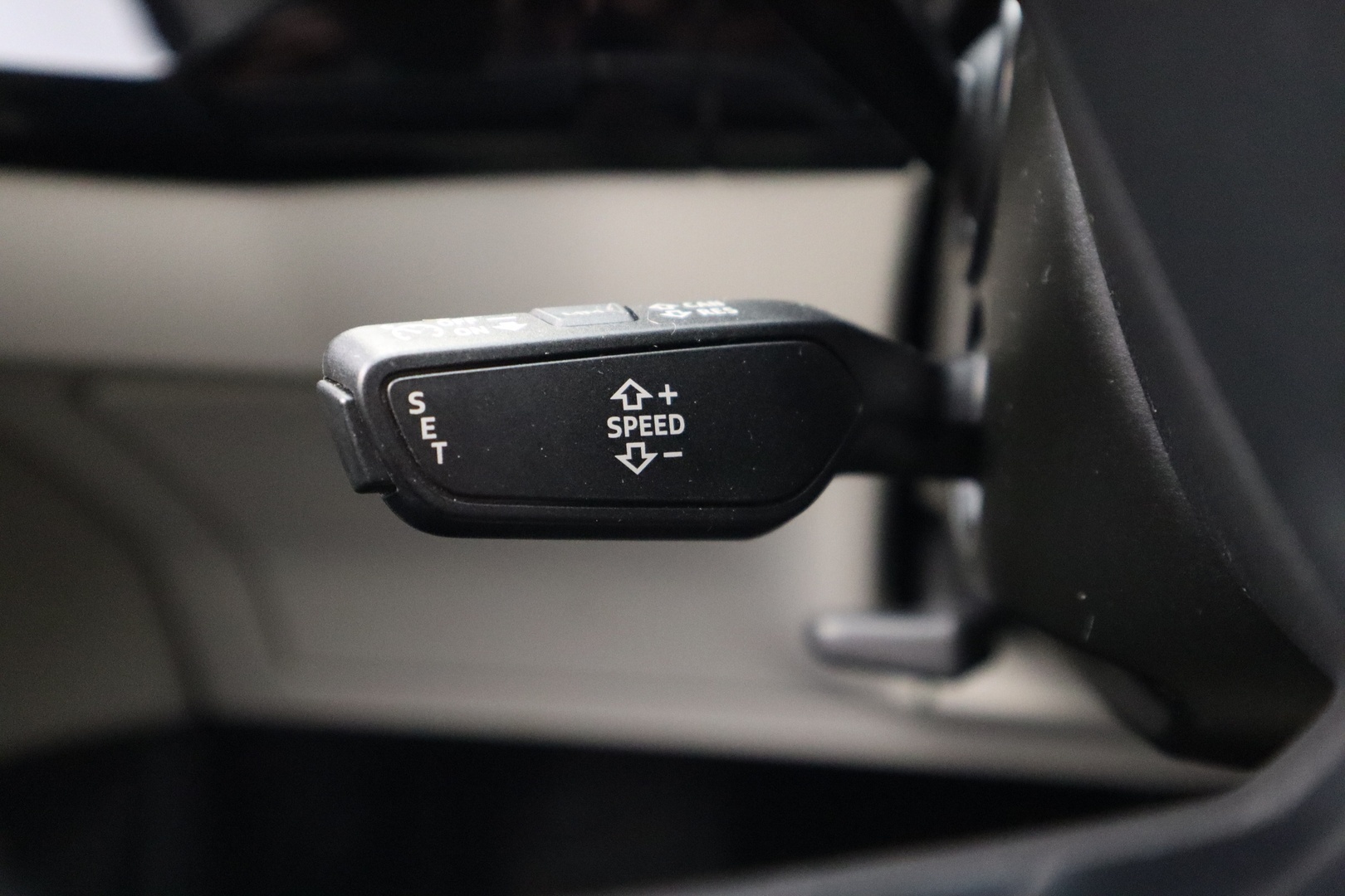 AUDI Q8 e-tron 17