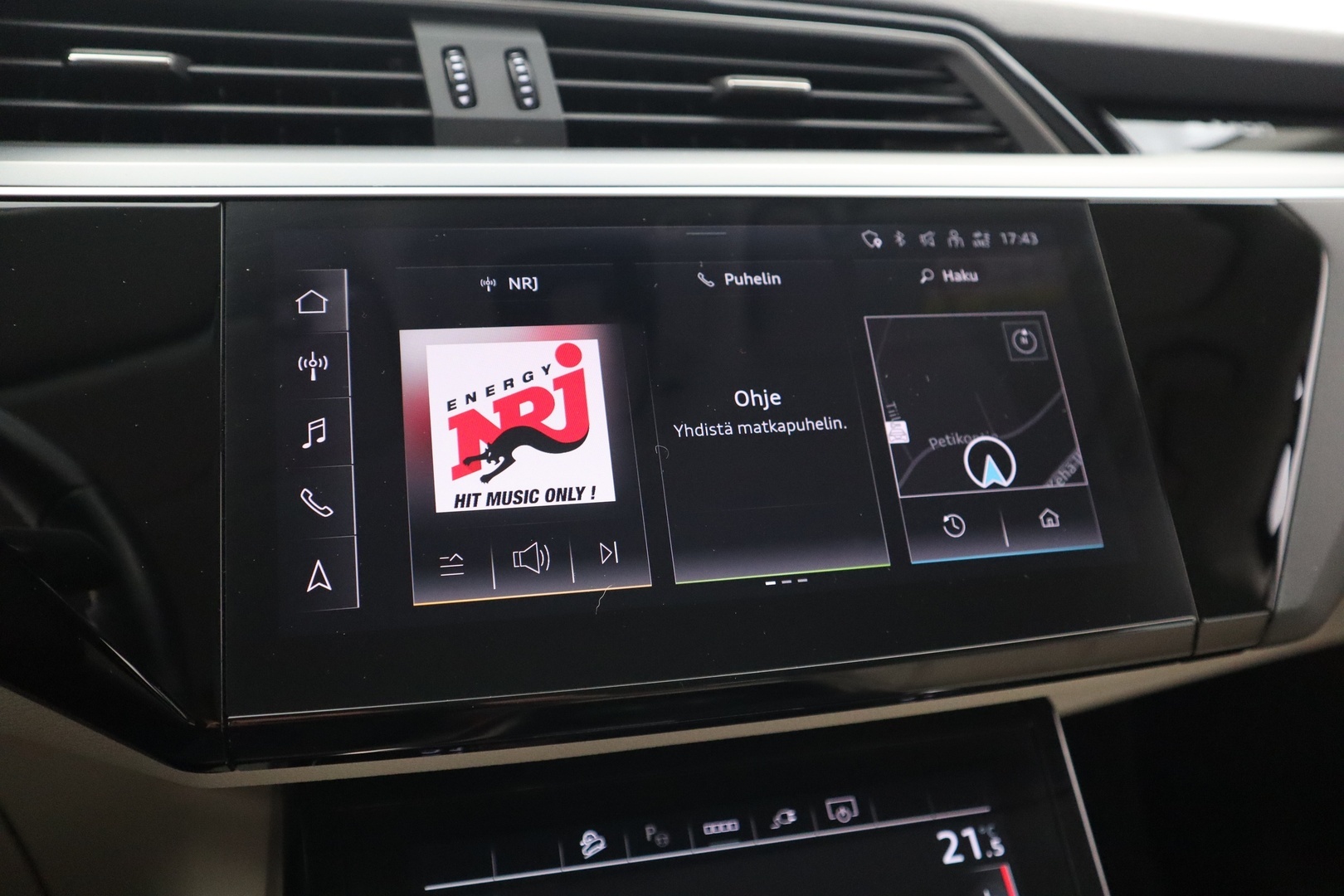 AUDI Q8 e-tron 19