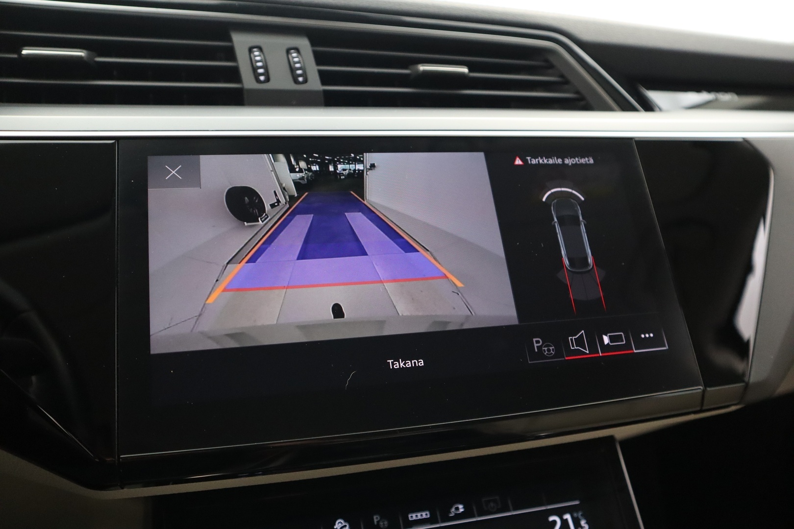 AUDI Q8 e-tron 20
