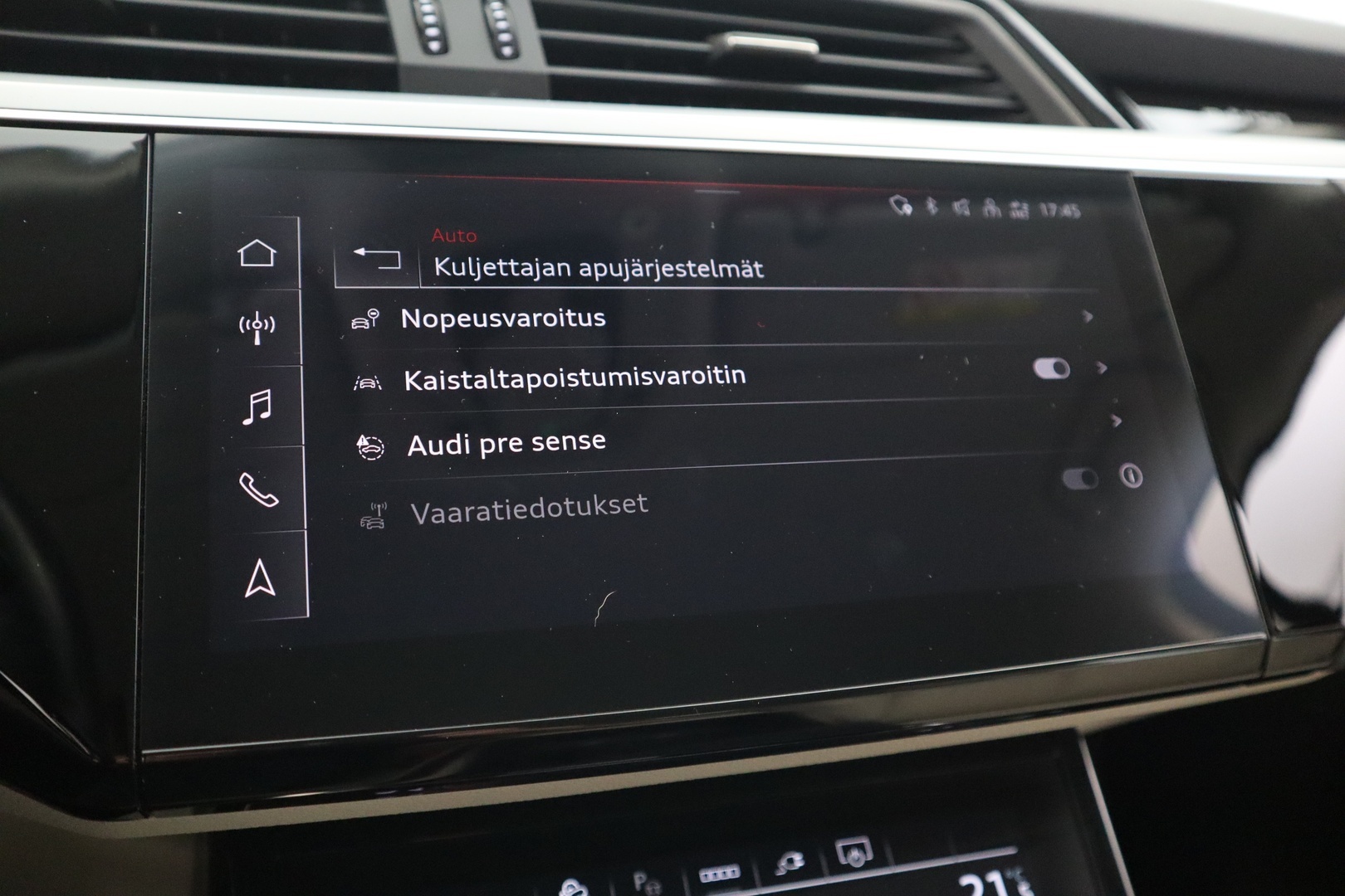 AUDI Q8 e-tron 25