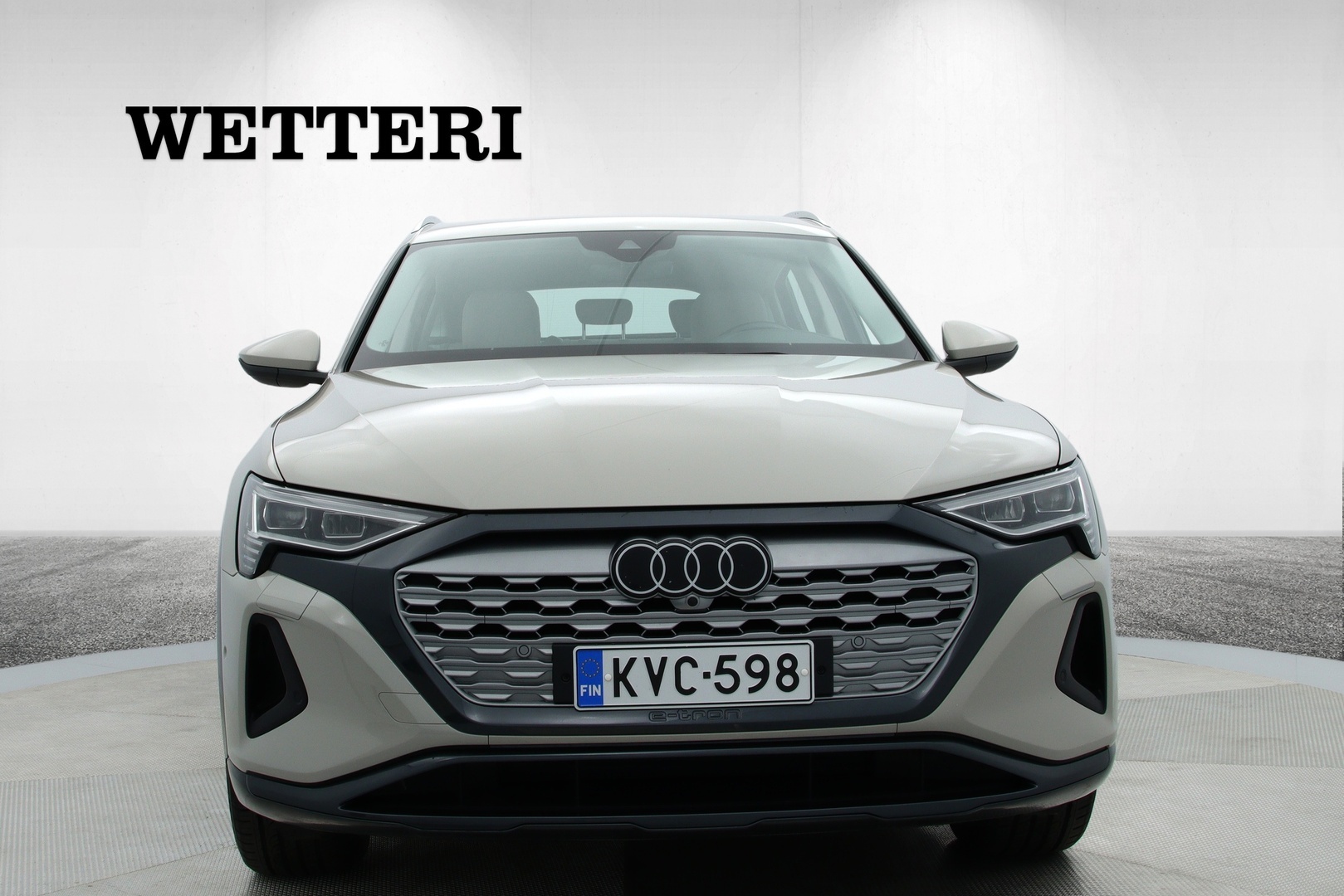 AUDI Q8 e-tron 8