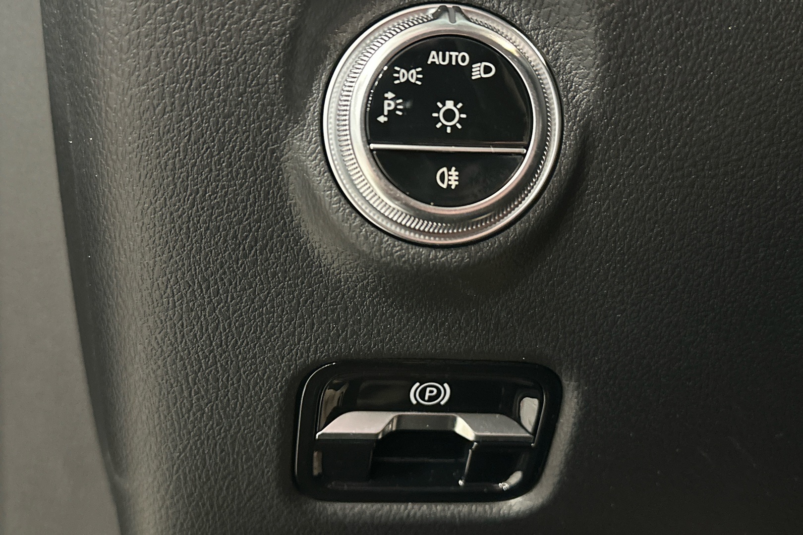 MERCEDES-BENZ C 18