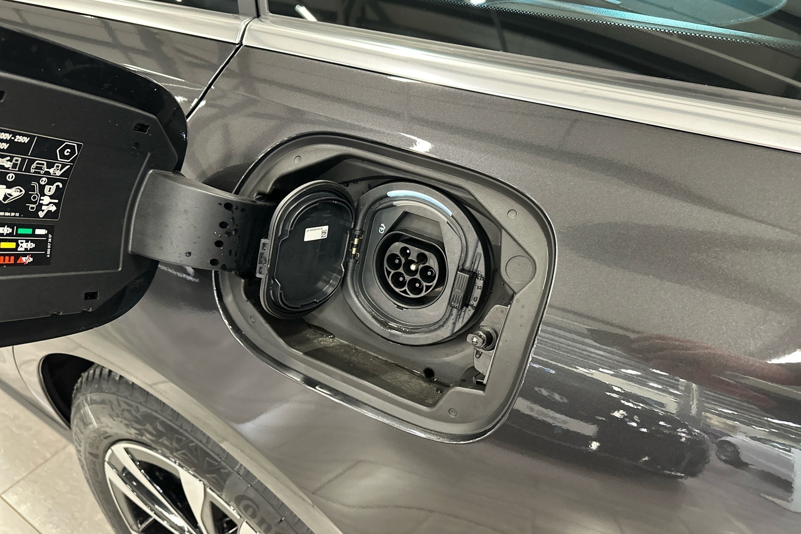 MERCEDES-BENZ C 25