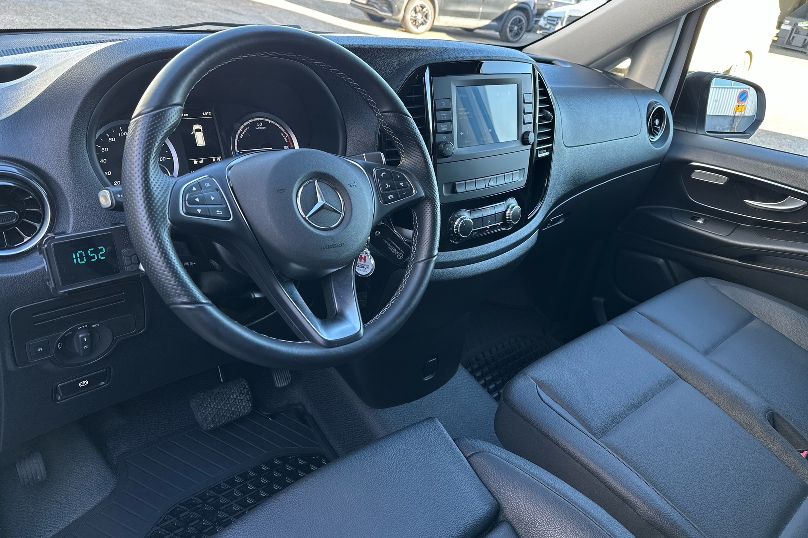 MERCEDES-BENZ VITO 8