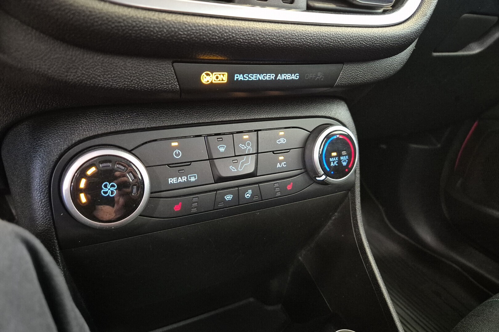 FORD Fiesta 12