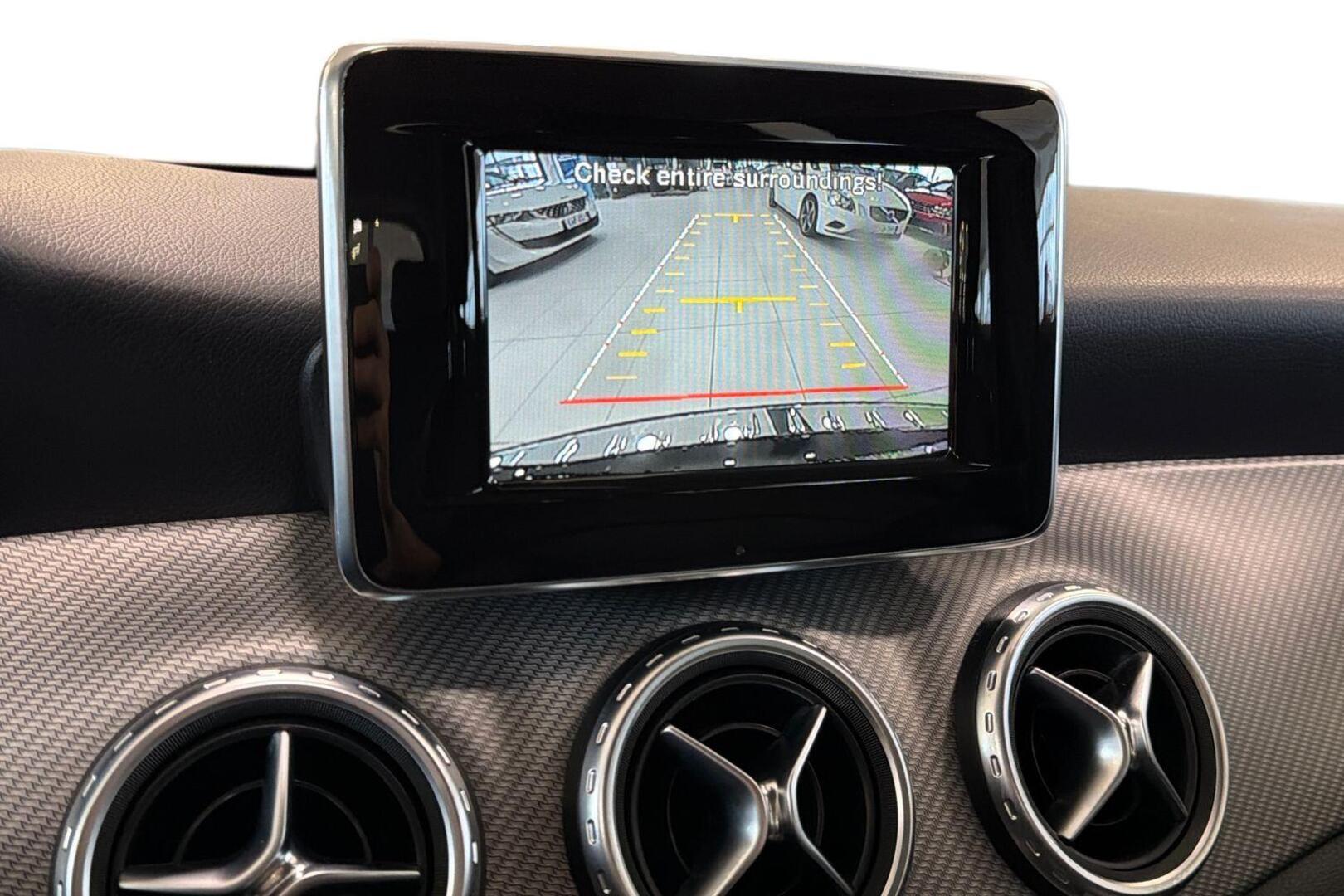 MERCEDES-BENZ GLA 16