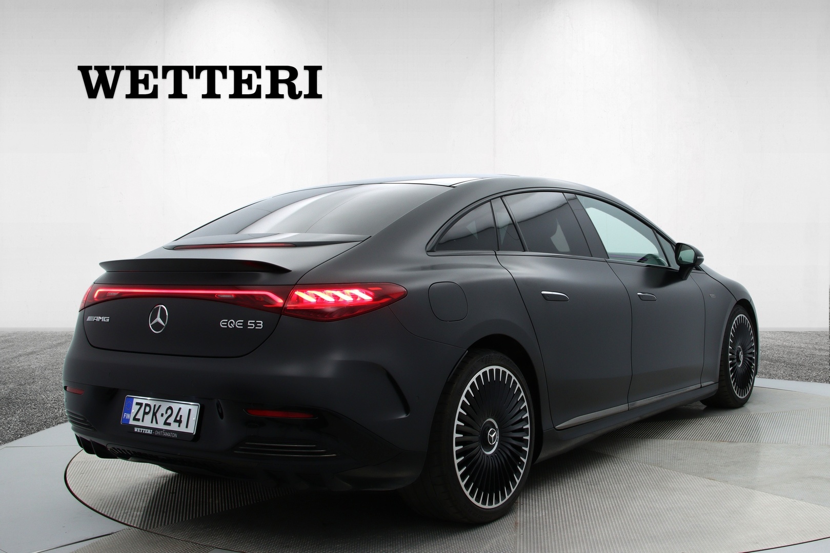 MERCEDES-BENZ EQE 5