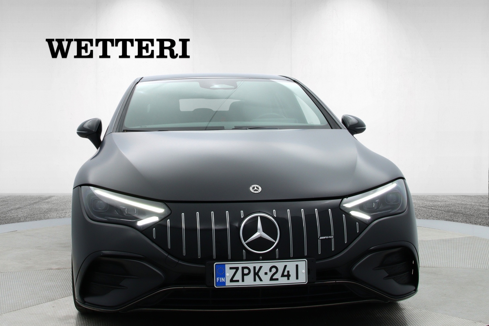 MERCEDES-BENZ EQE 8