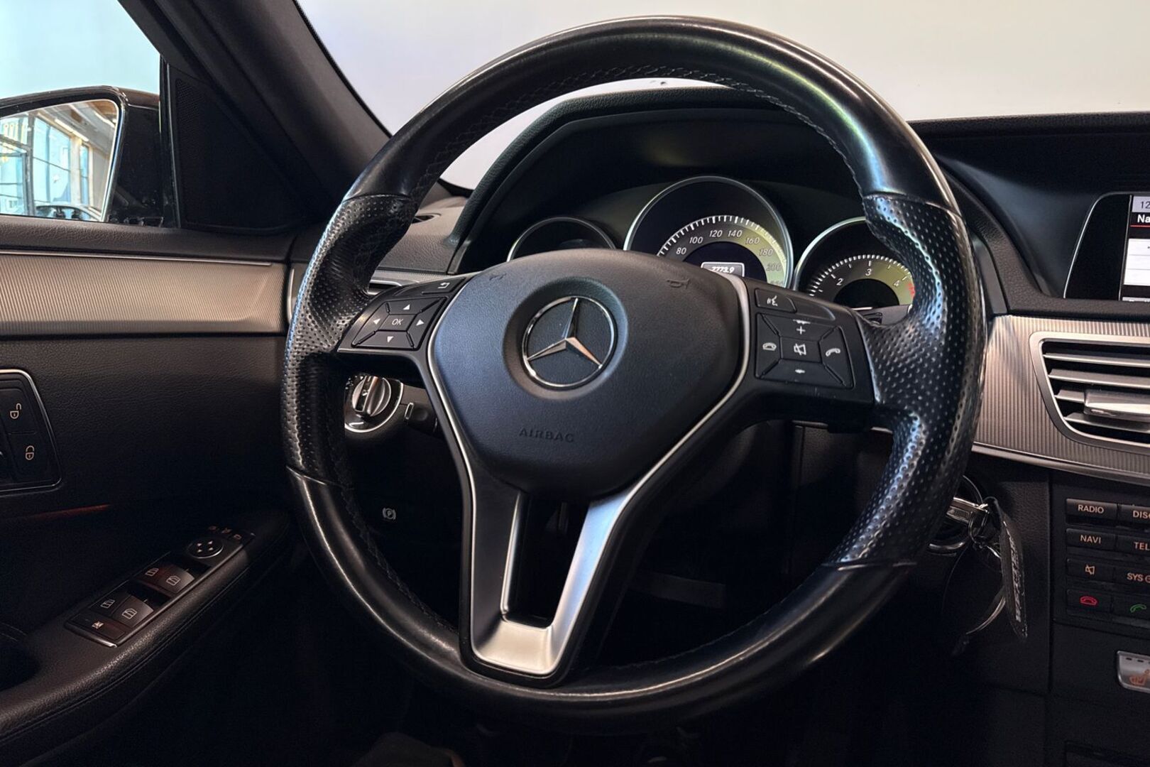MERCEDES-BENZ E 2013