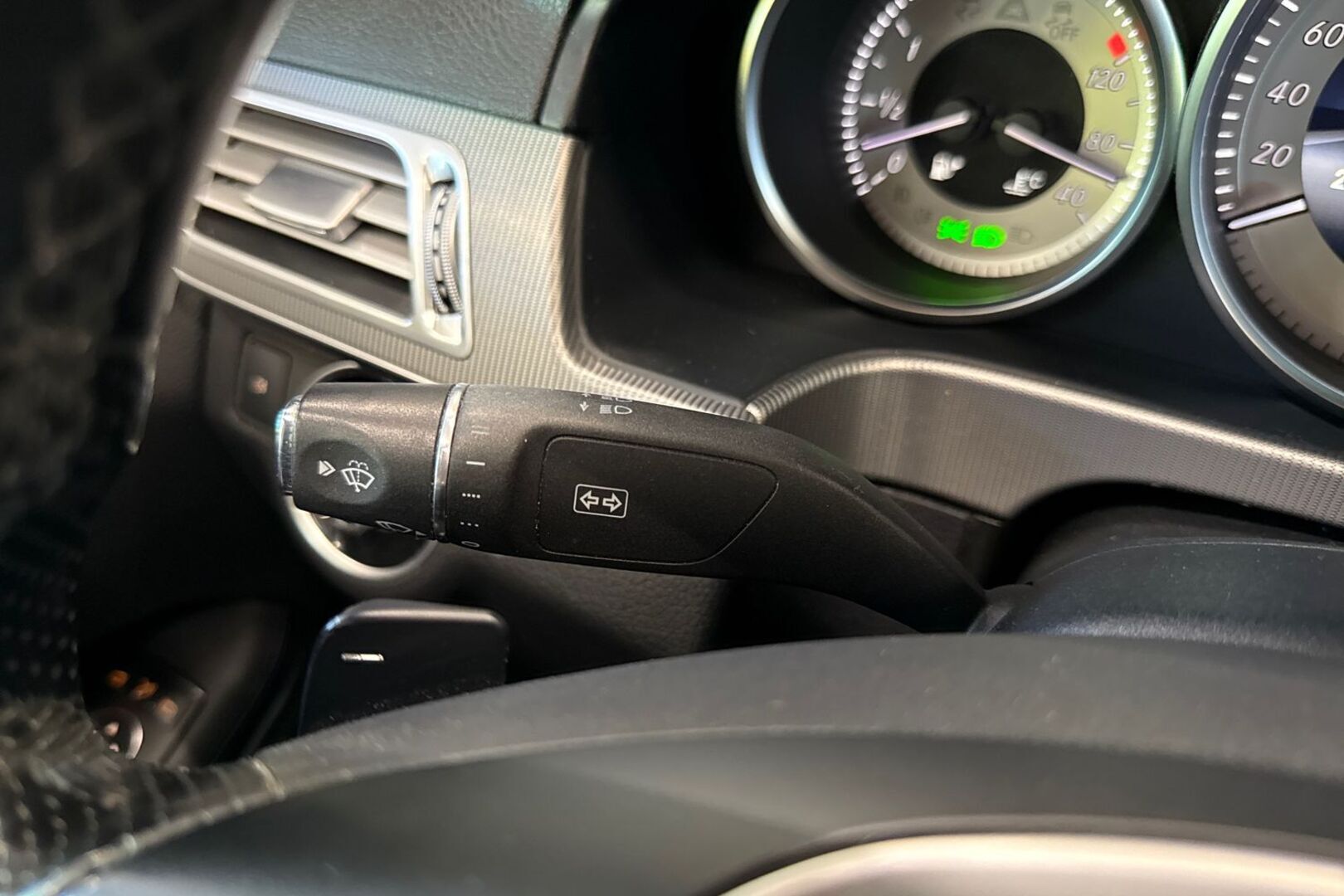 MERCEDES-BENZ E 2013