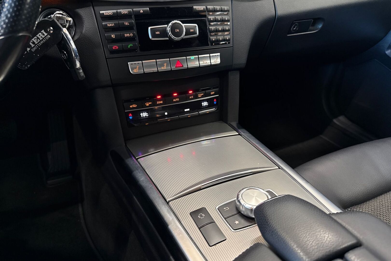 MERCEDES-BENZ E 2013