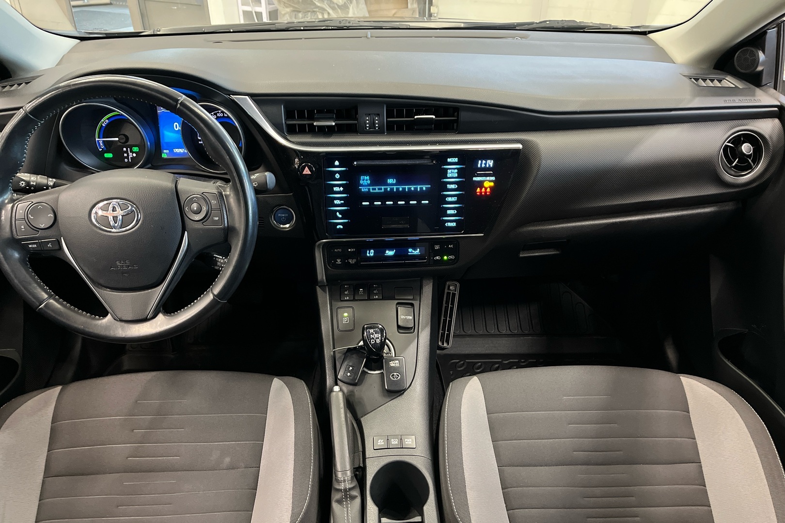 TOYOTA Auris 2017