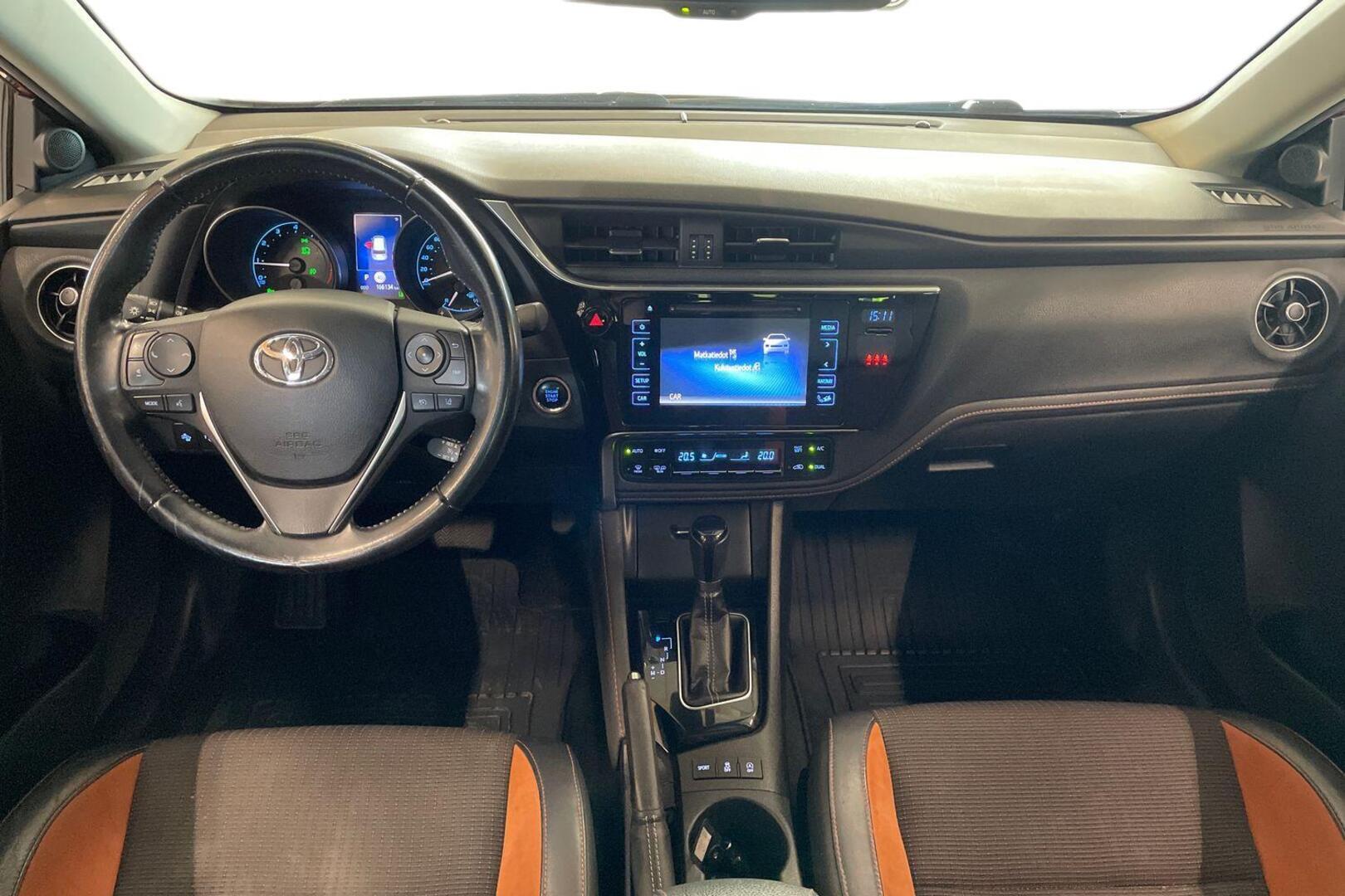 TOYOTA Auris 2017