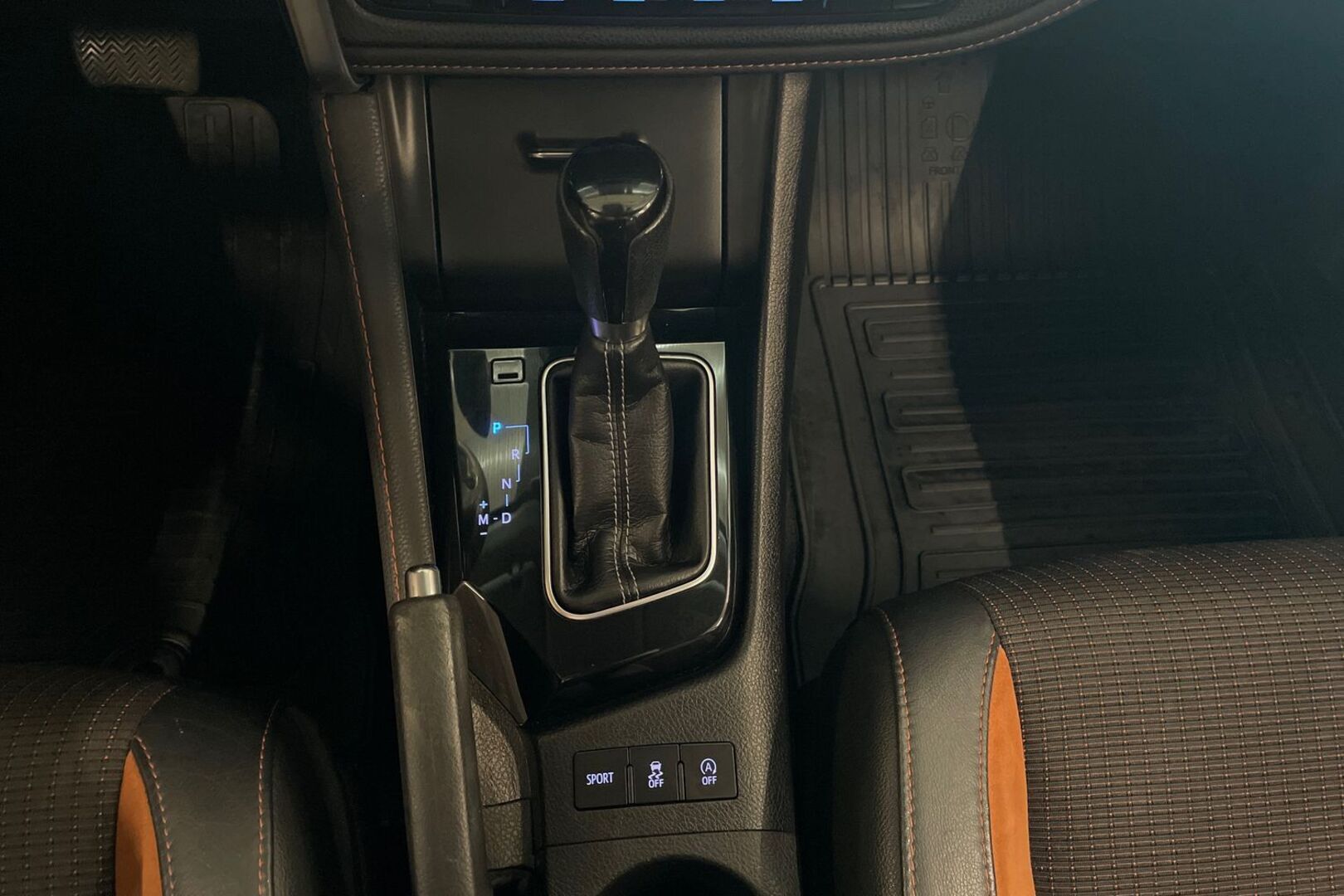 TOYOTA Auris 2017