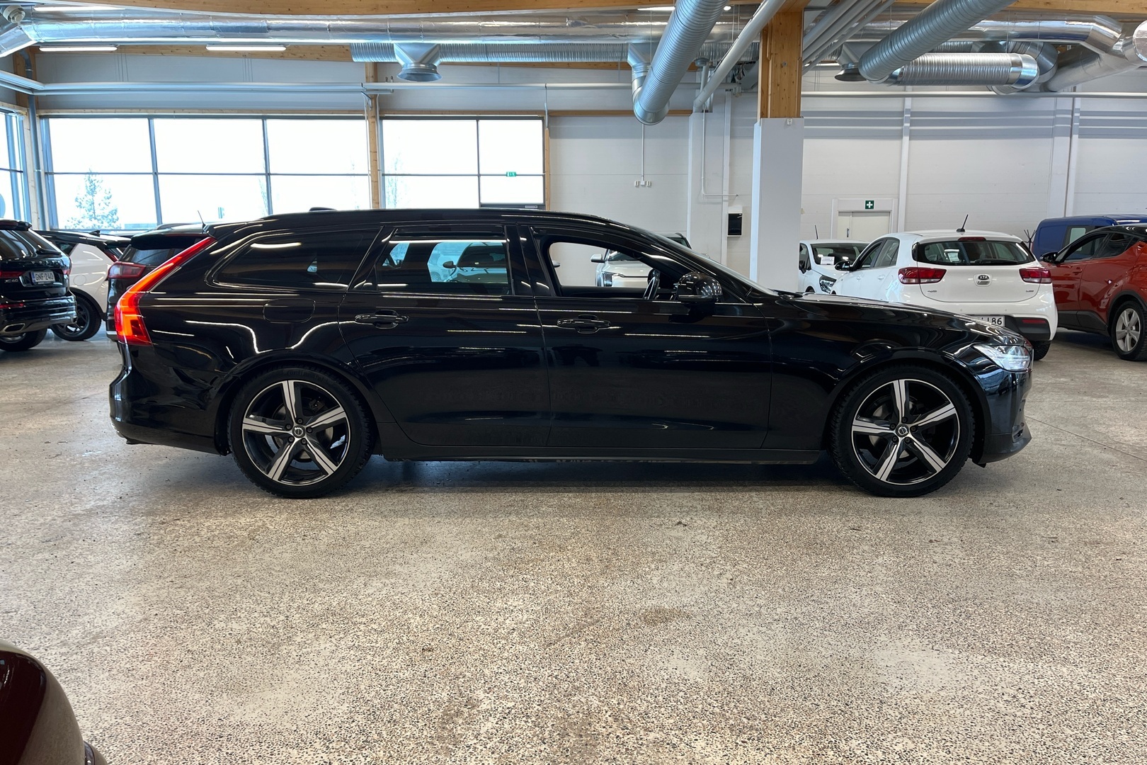 VOLVO V90 2019