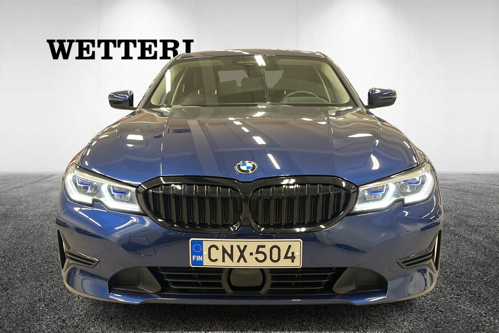 BMW 330 2019