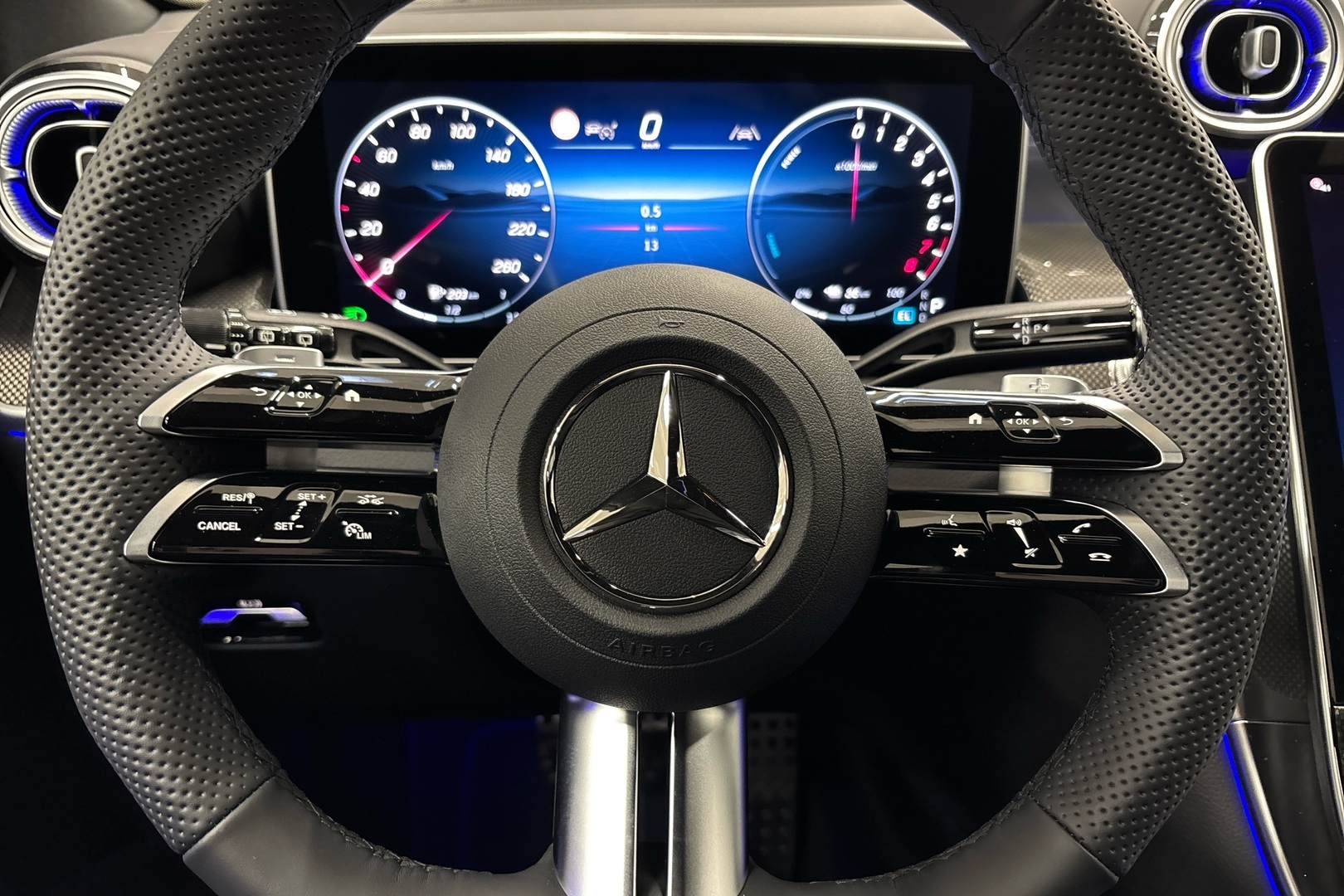 MERCEDES-BENZ GLC 2026