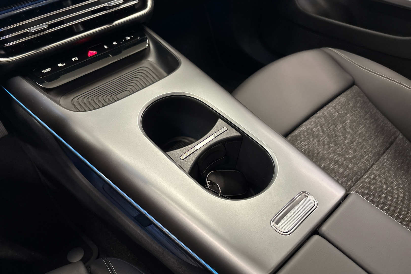 MERCEDES-BENZ CLA 2025