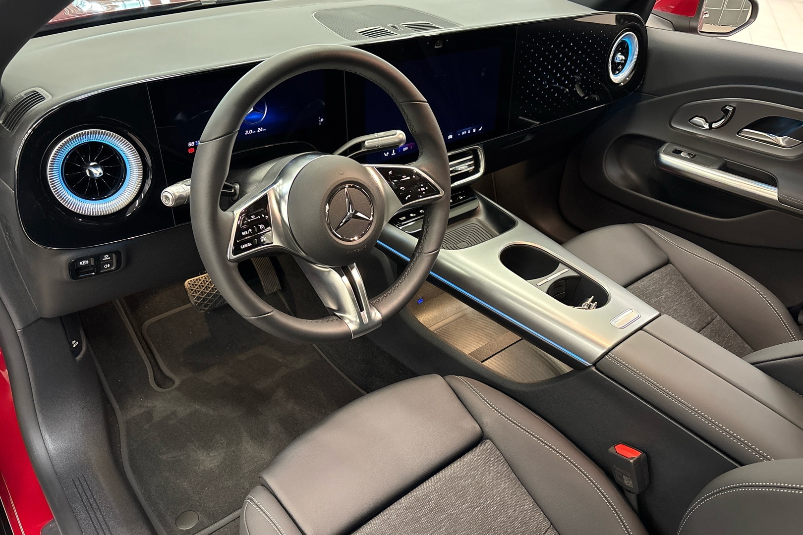 MERCEDES-BENZ CLA 2025