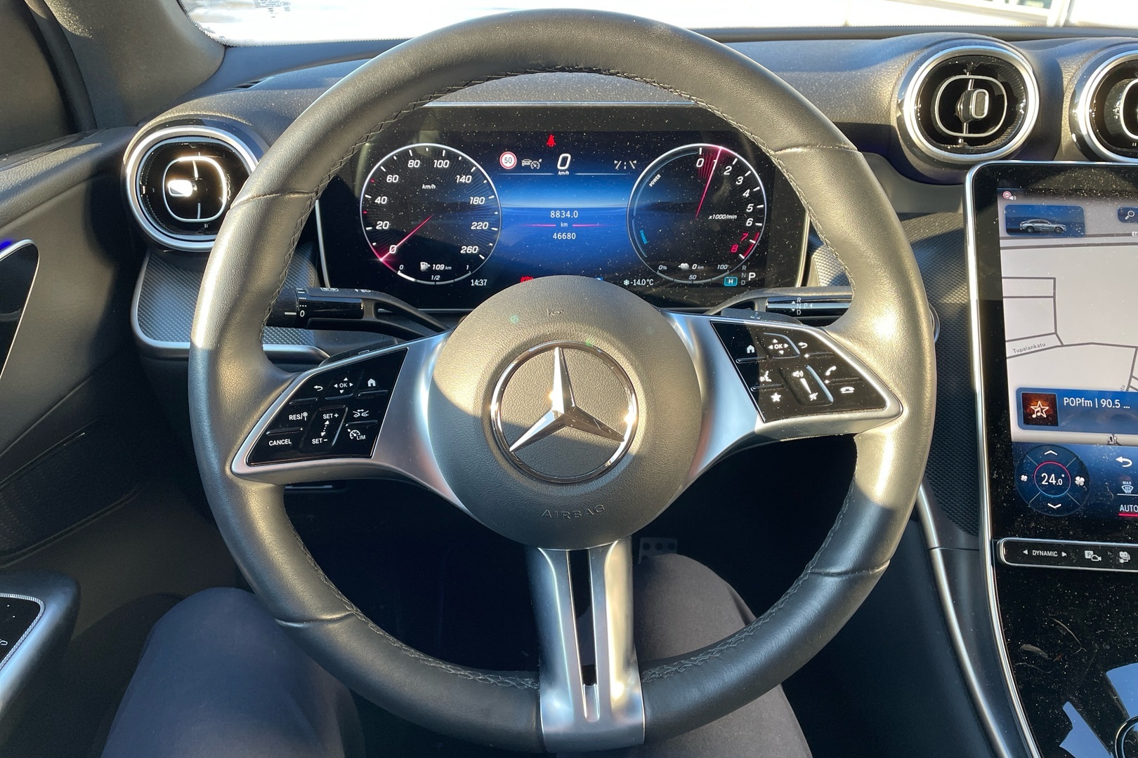MERCEDES-BENZ GLC 2023