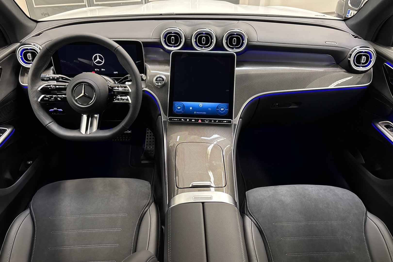 MERCEDES-BENZ GLC 2025