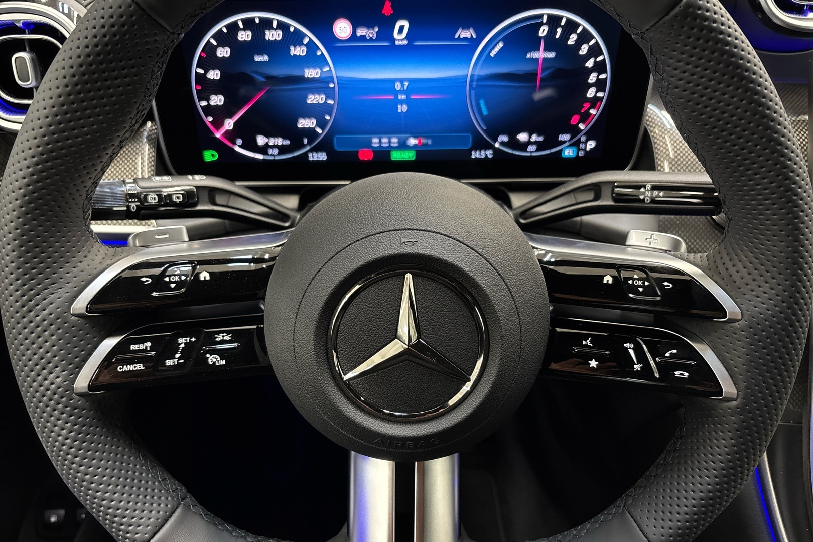 MERCEDES-BENZ GLC 2025