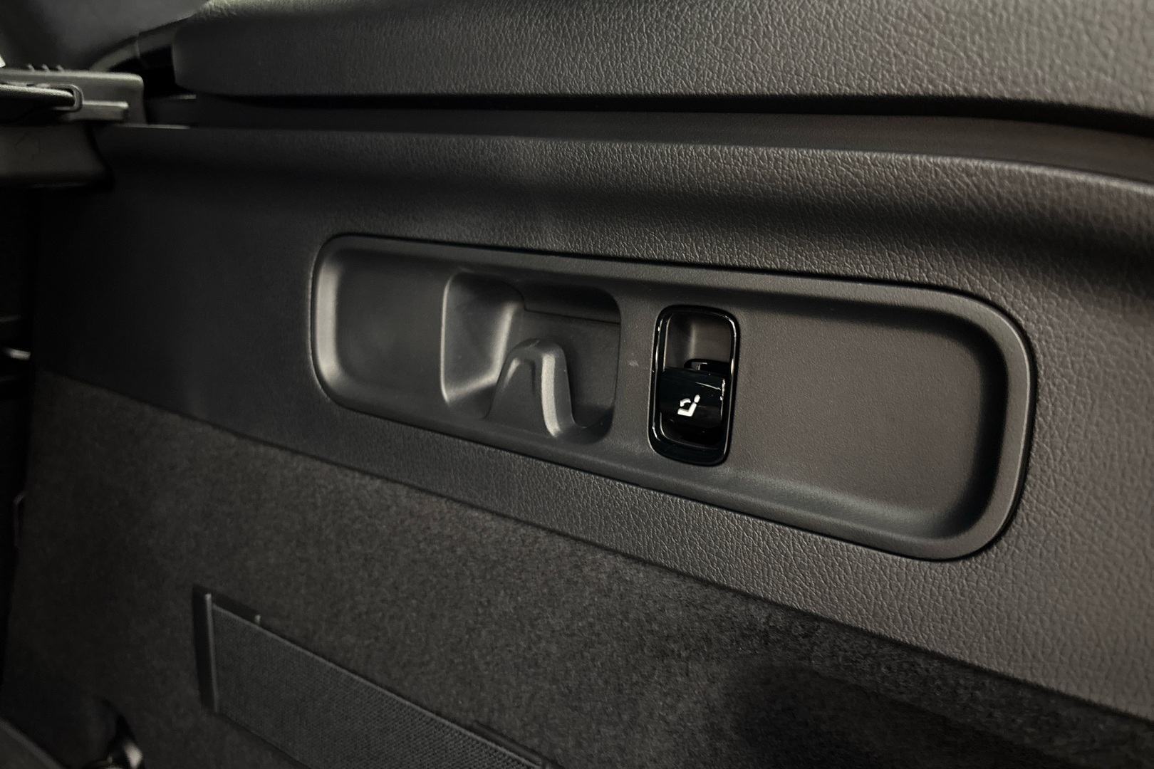 MERCEDES-BENZ GLC 2025