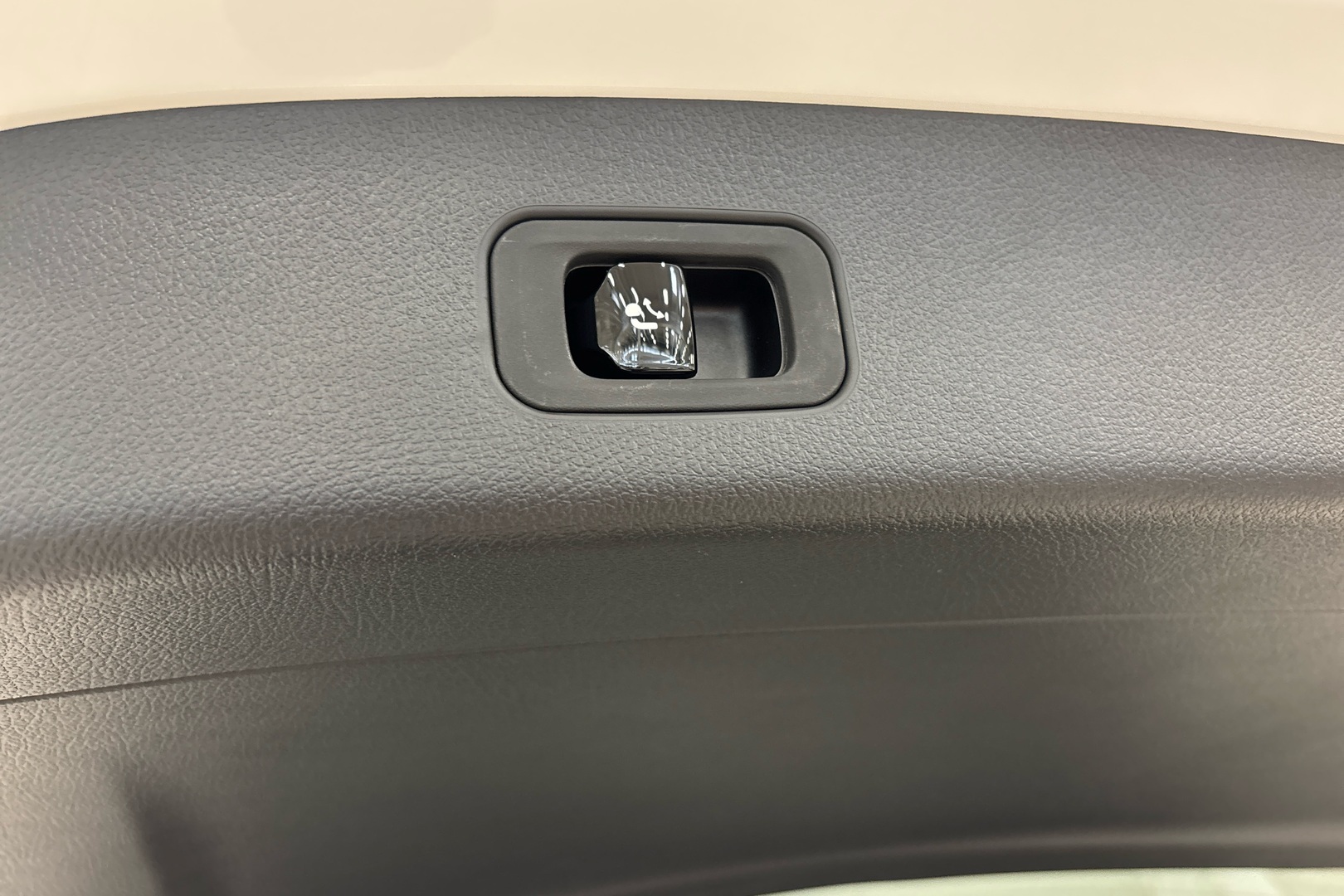 MERCEDES-BENZ GLC 2025