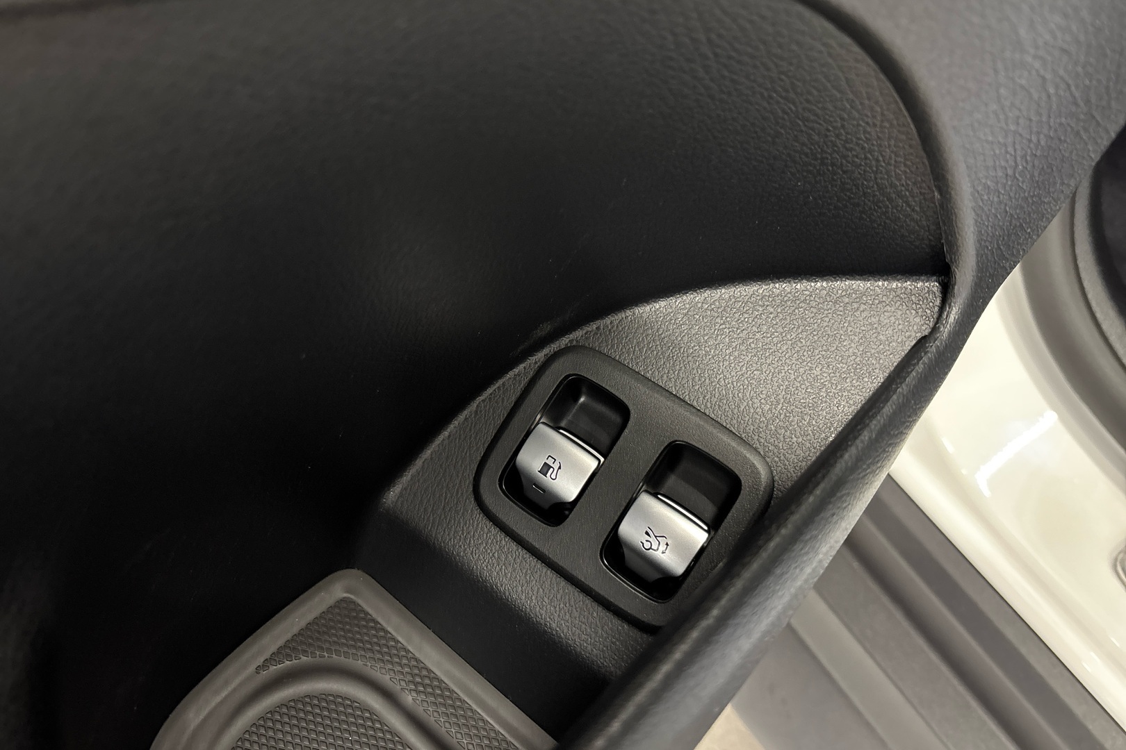 MERCEDES-BENZ GLC 2025