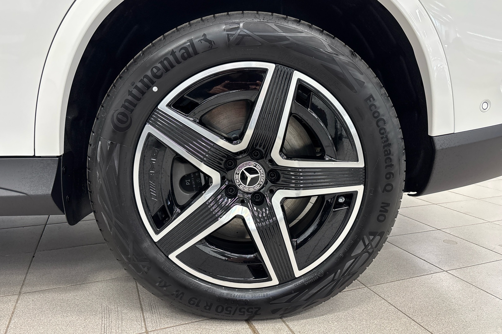 MERCEDES-BENZ GLC 2025