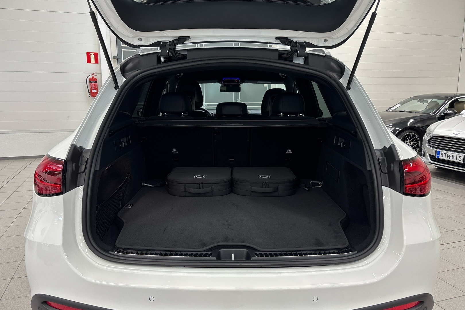 MERCEDES-BENZ GLC 2025