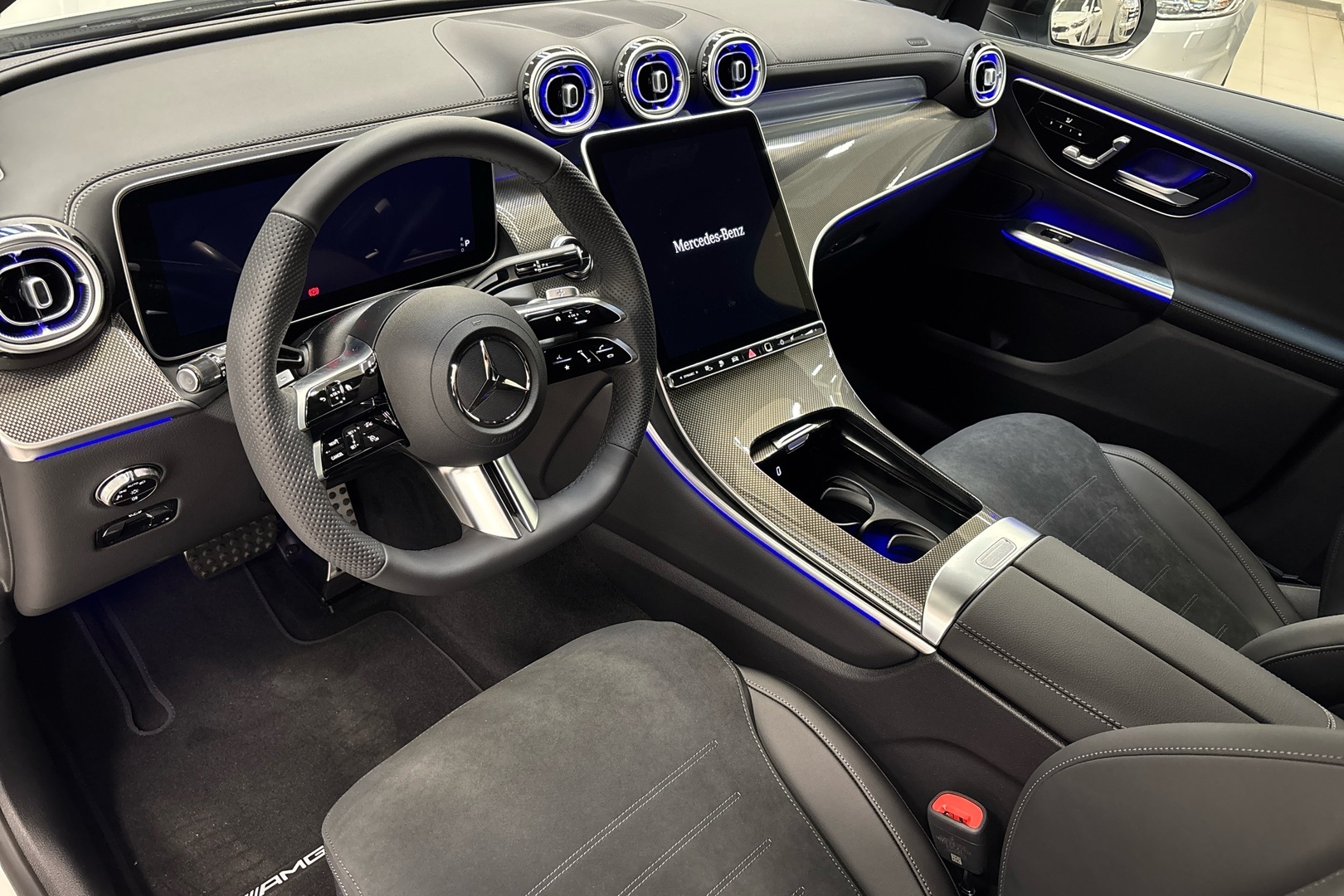 MERCEDES-BENZ GLC 2025