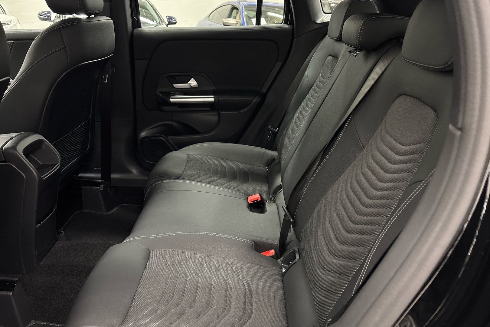 MERCEDES-BENZ GLA 2024