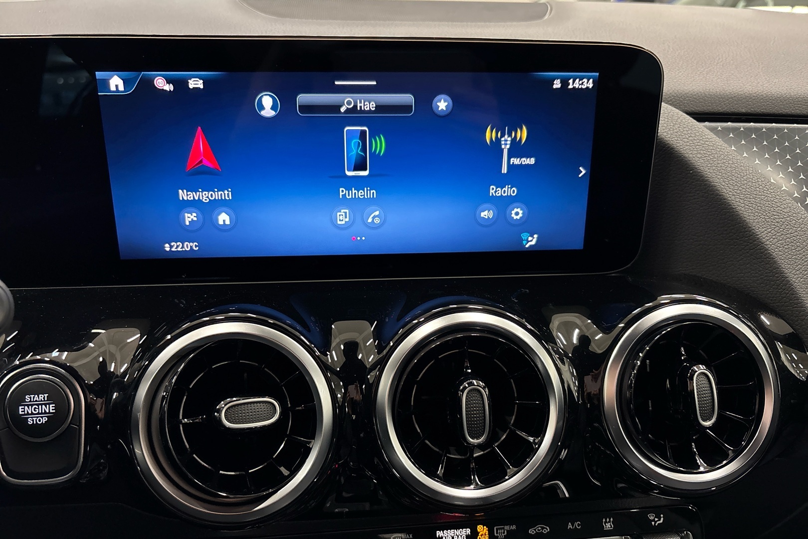 MERCEDES-BENZ GLA 2024