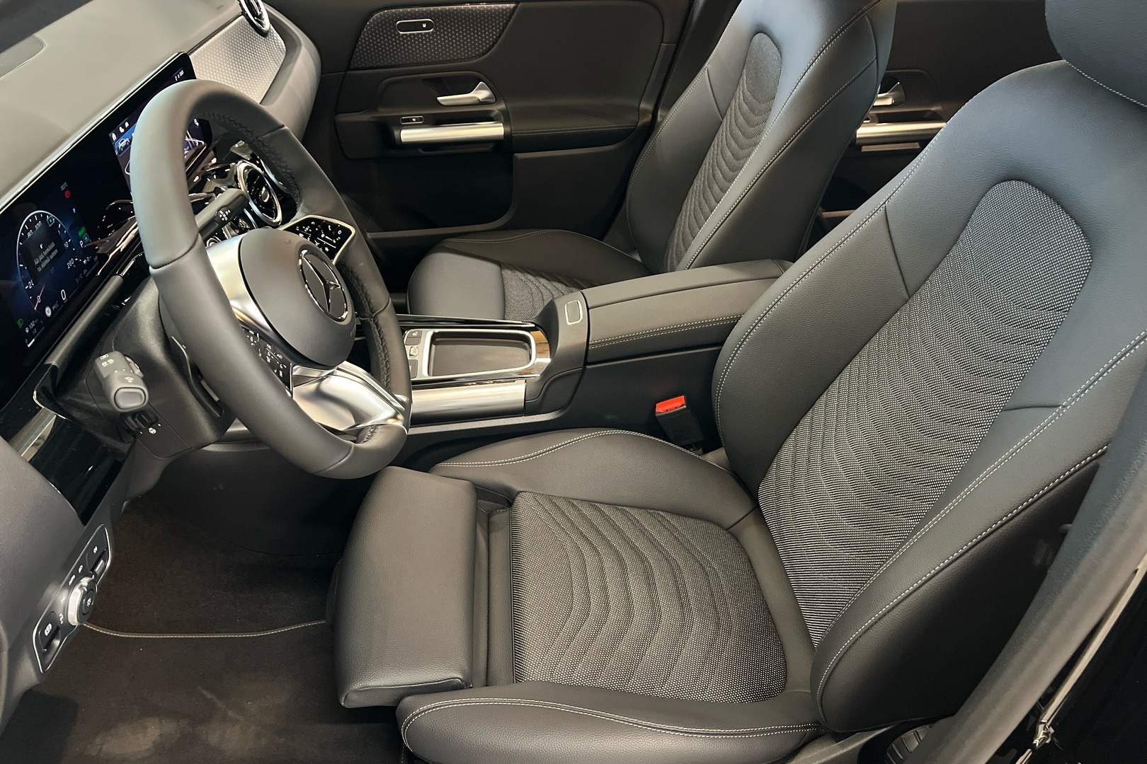 MERCEDES-BENZ GLA 2026