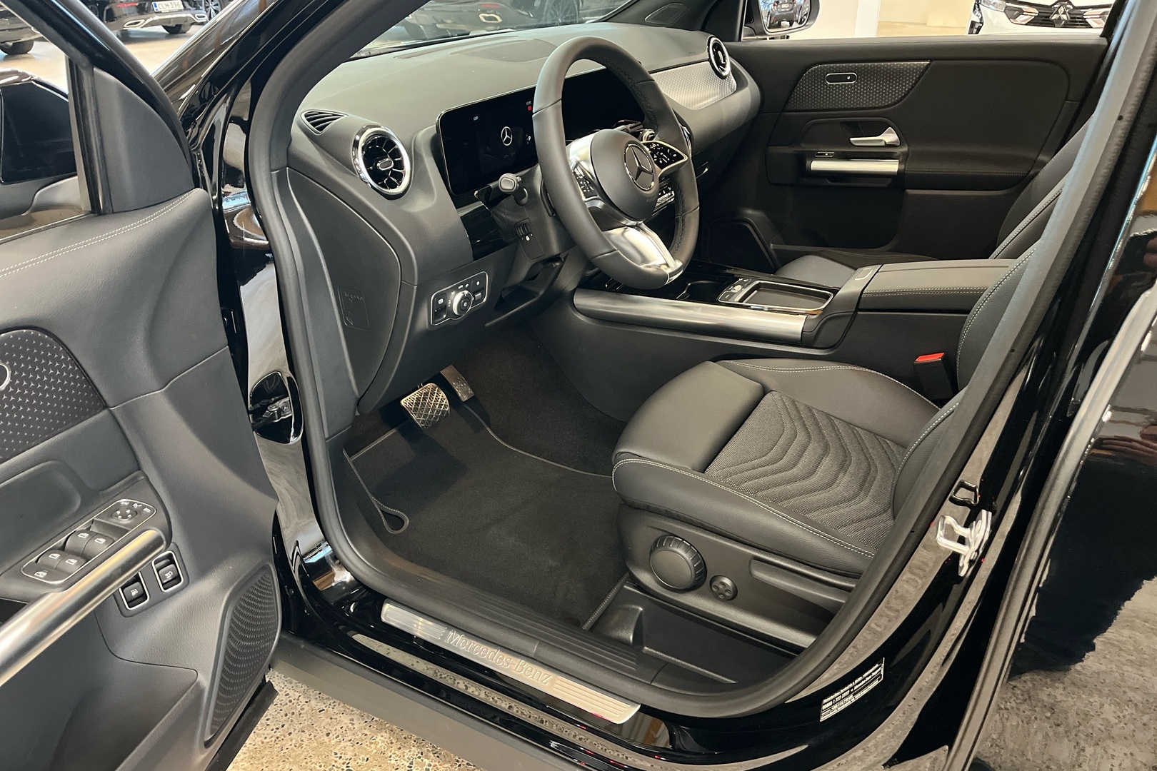 MERCEDES-BENZ GLA 2026