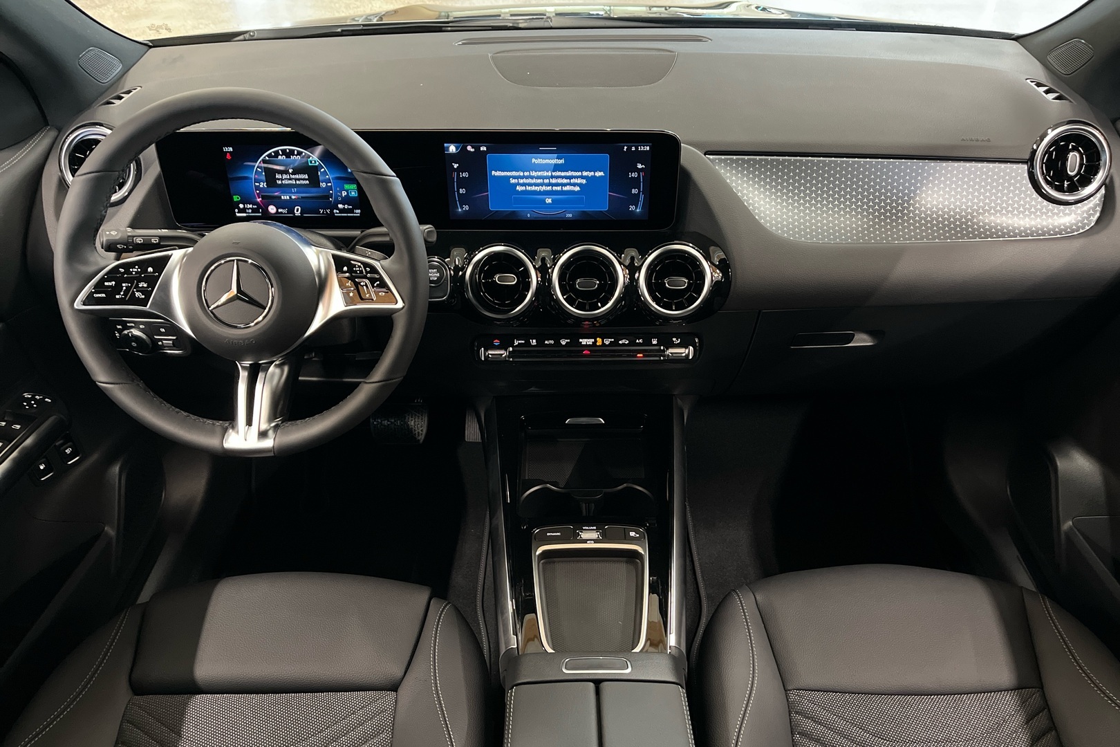 MERCEDES-BENZ GLA 2026