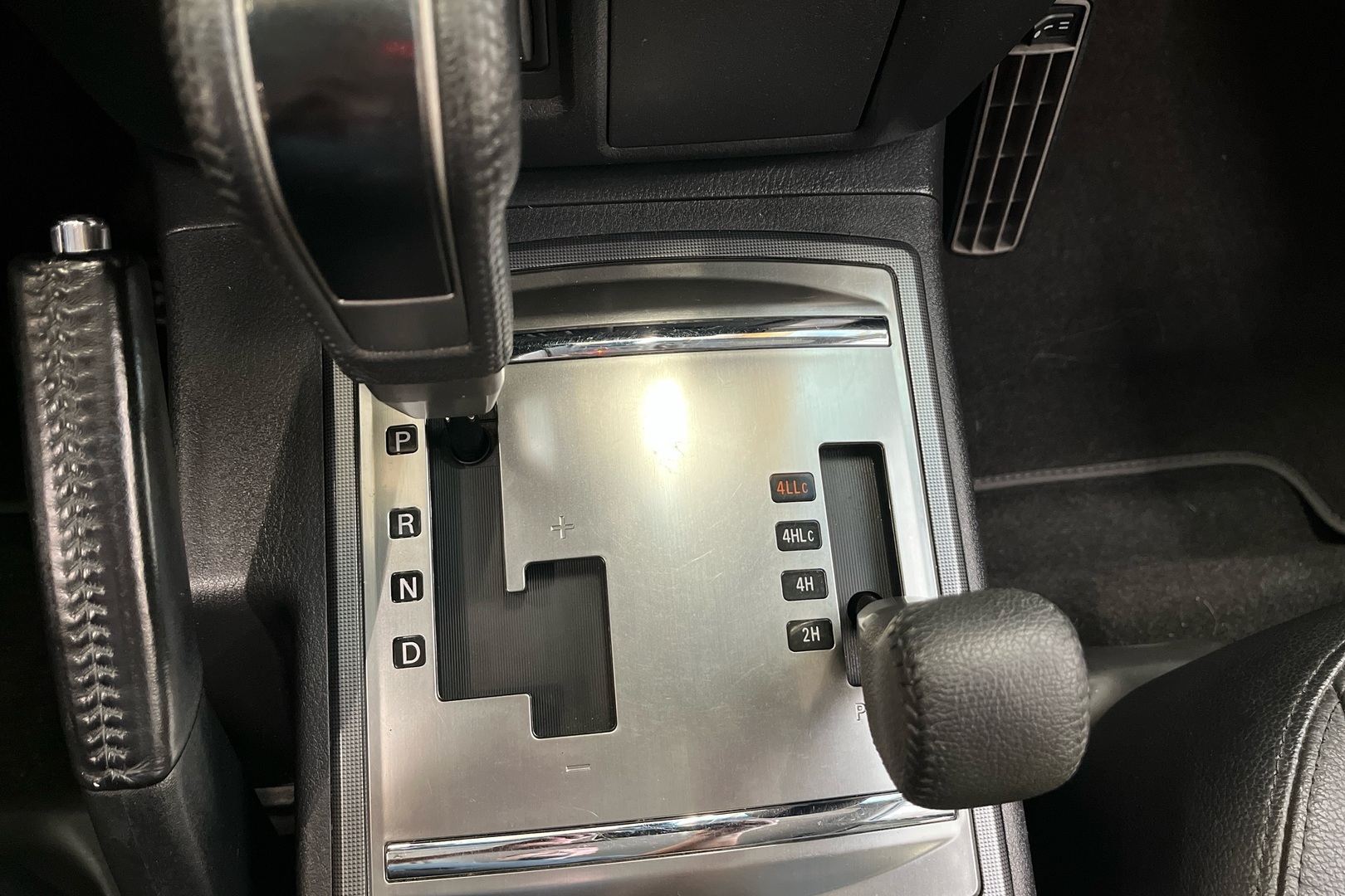 MITSUBISHI Pajero 2015