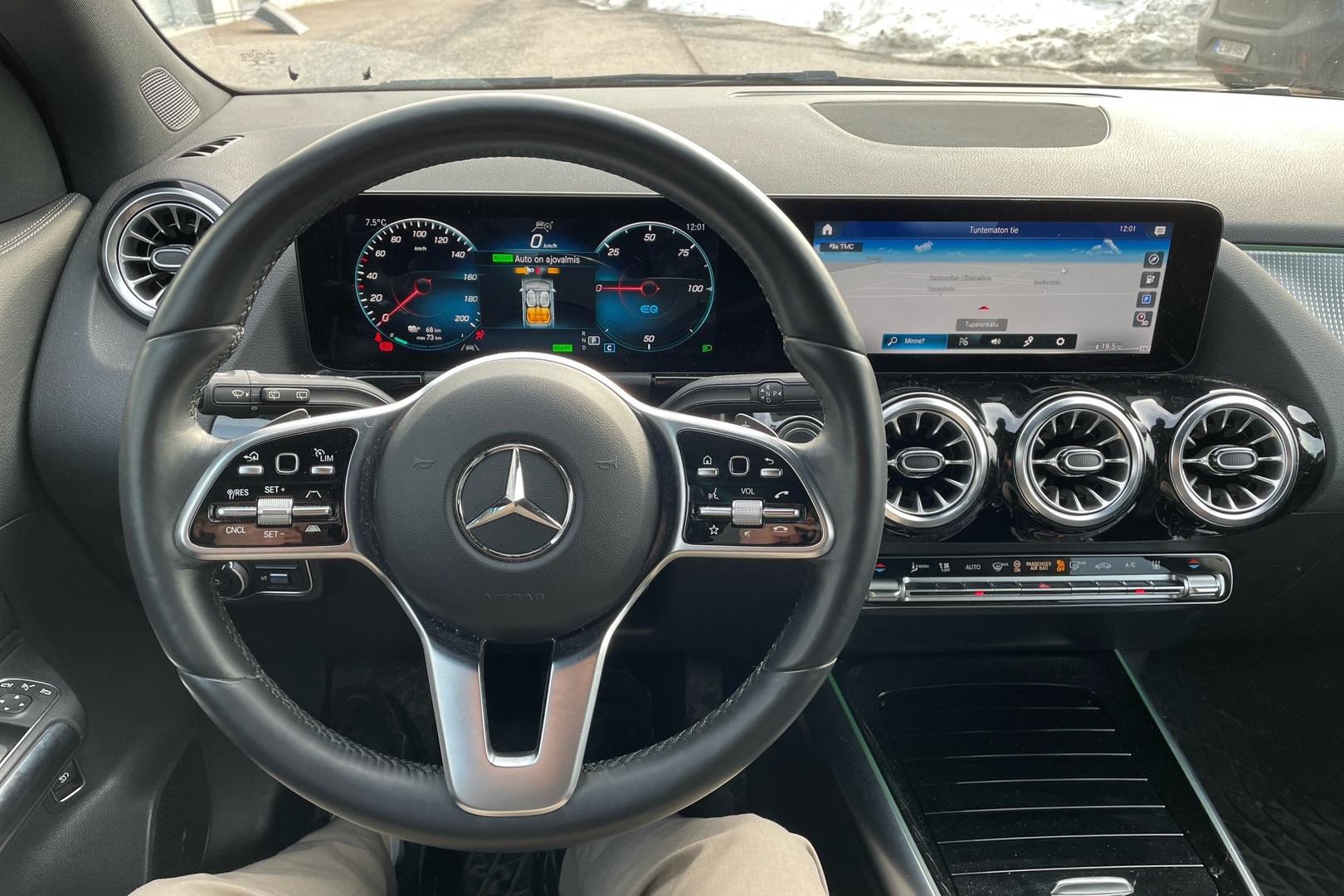 MERCEDES-BENZ EQA 2022