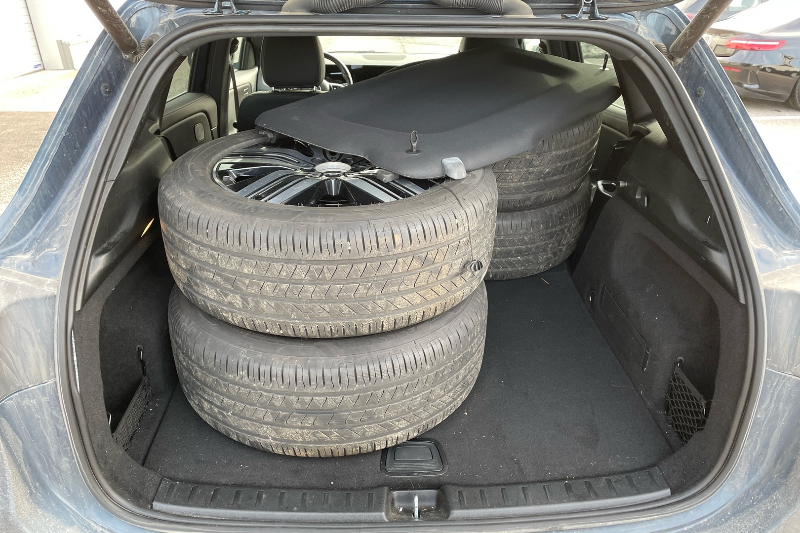 MERCEDES-BENZ EQA 2022