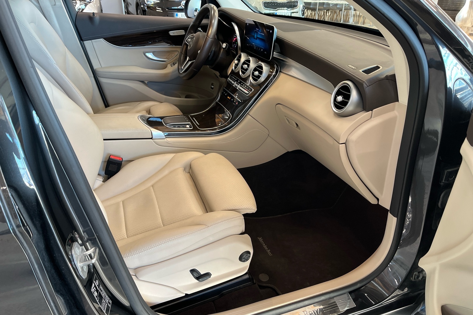 MERCEDES-BENZ GLC 2020