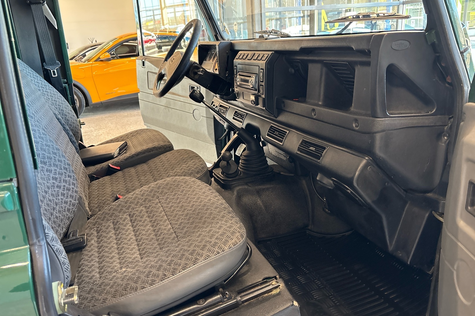 LAND ROVER Defender 2003