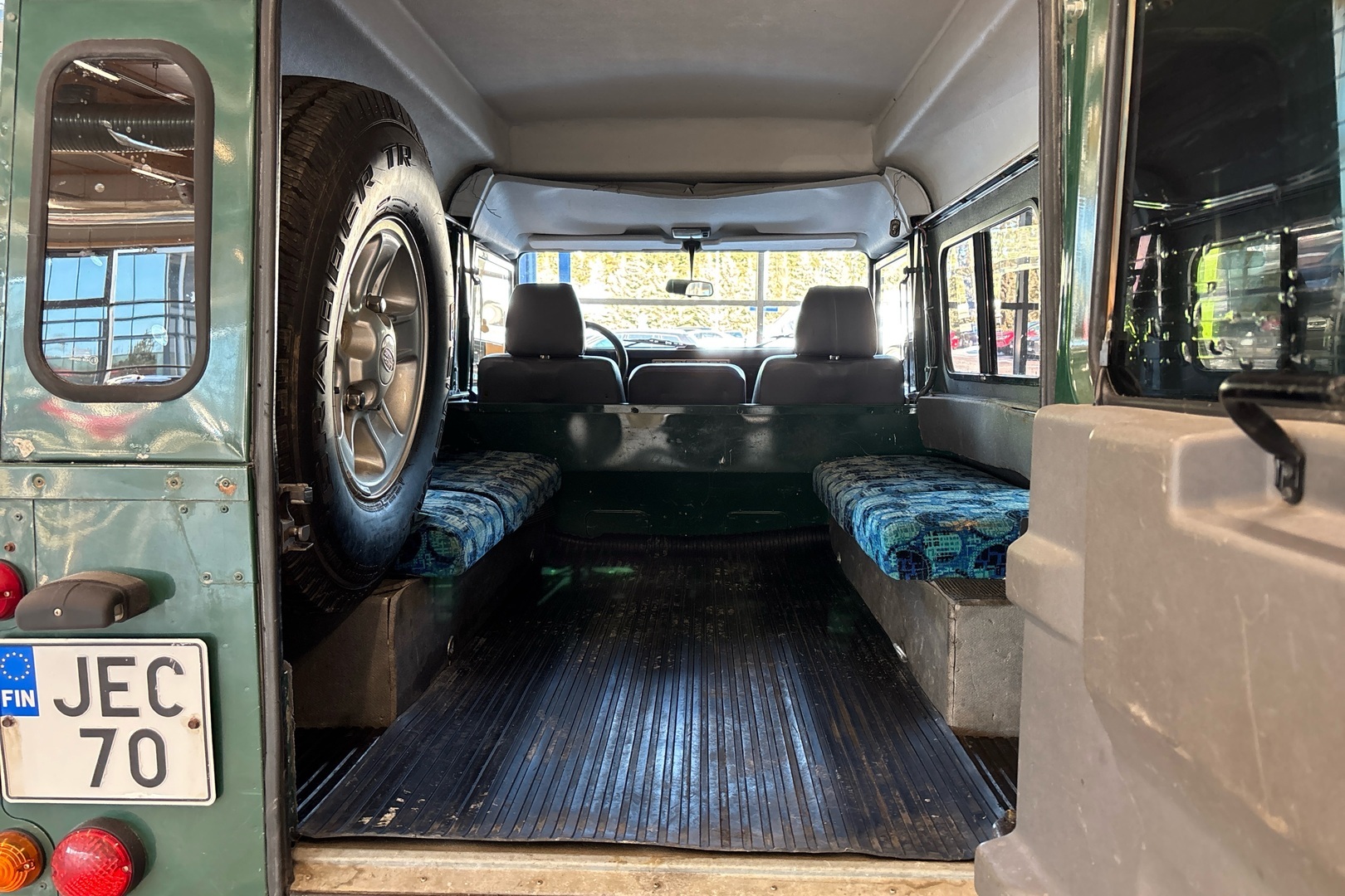 LAND ROVER Defender 2003