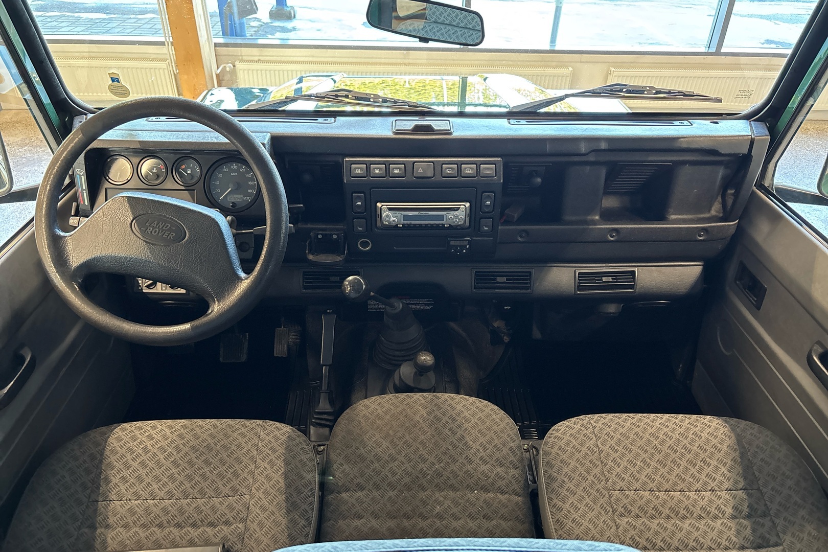 LAND ROVER Defender 2003