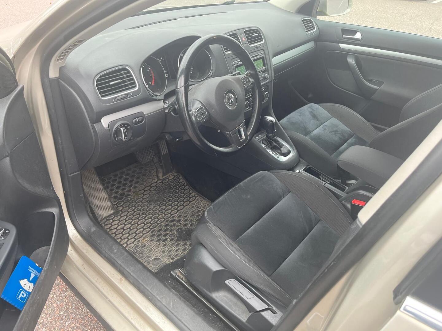 VOLKSWAGEN Golf 2013