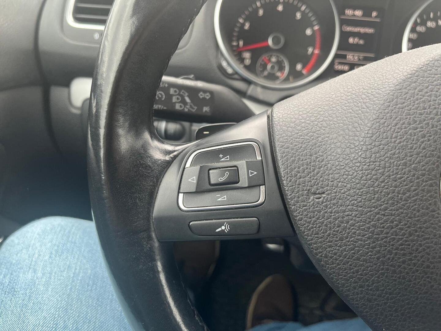 VOLKSWAGEN Golf 2013