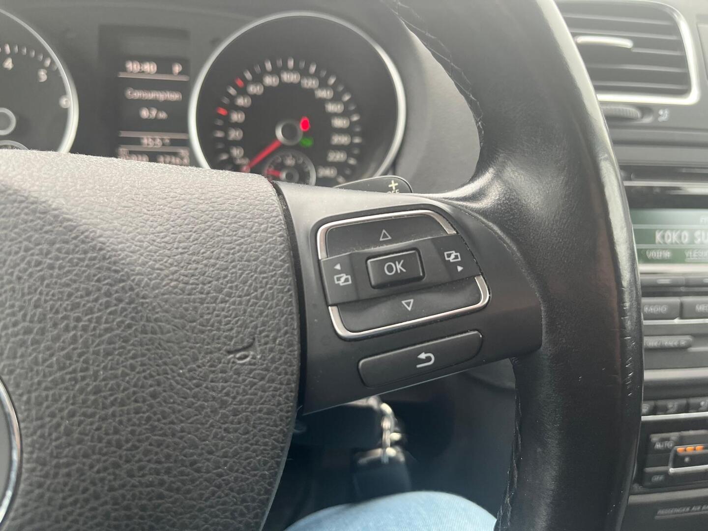 VOLKSWAGEN Golf 2013