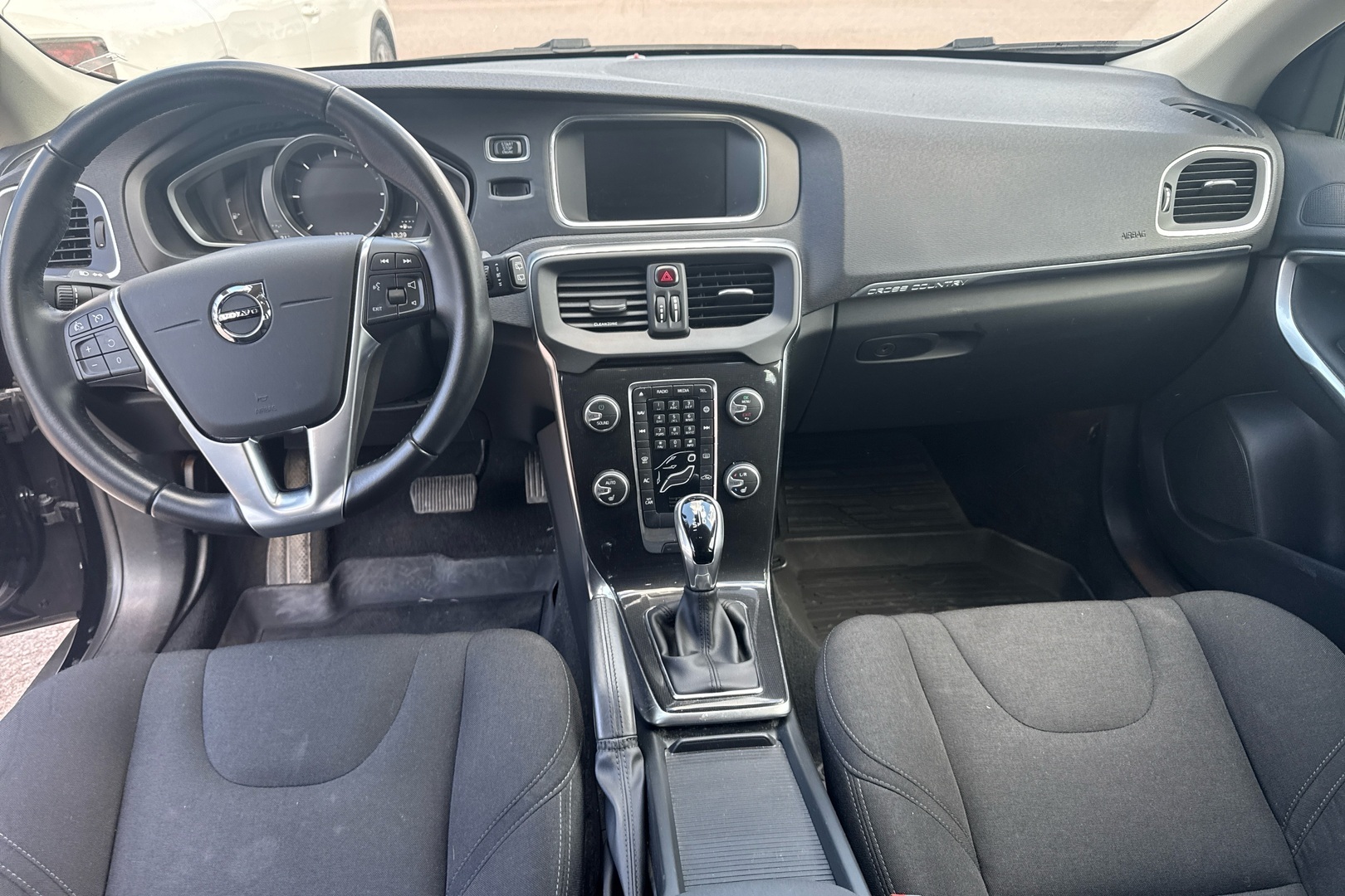 VOLVO V40 Cross Country 2017
